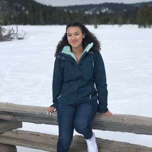 Meet your Posher, Monique